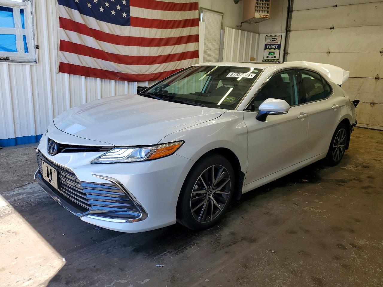 2023 TOYOTA CAMRY XLE