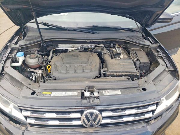 2019 VOLKSWAGEN TIGUAN — Engine bay