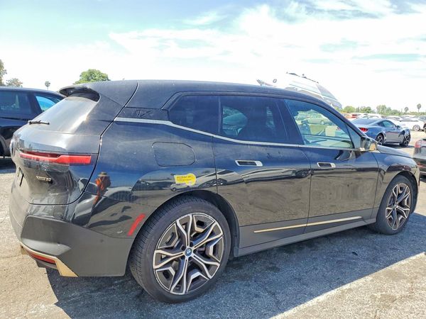 2022 BMW IX xDrive50i