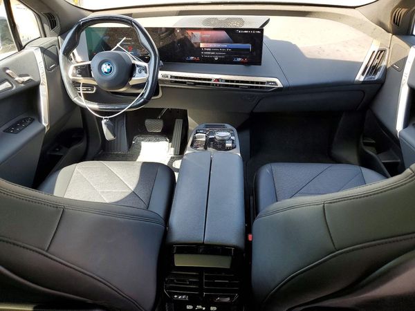 2022 BMW IX xDrive50i