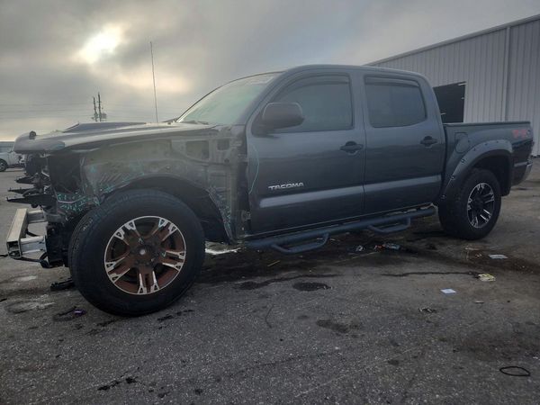 2015 TOYOTA TACOMA — DSFA — Front 3/4