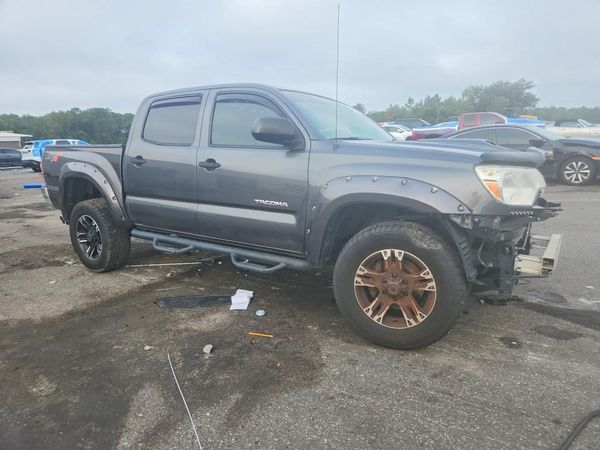 2015 TOYOTA TACOMA Delux Grade — Passenger 3/4