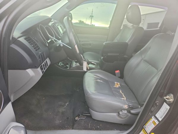 2015 TOYOTA TACOMA Delux Grade — DENT
