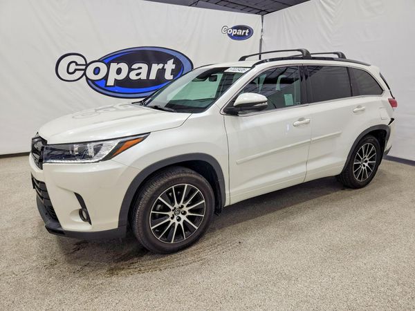 2017 TOYOTA HIGHLANDER
