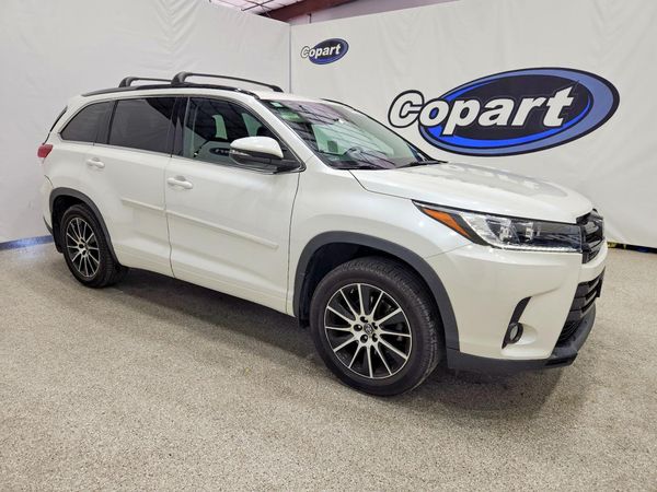 2017 TOYOTA HIGHLANDER SE/XLE