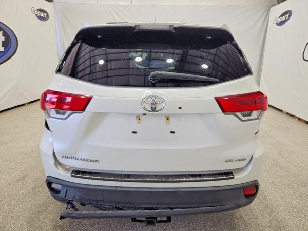 2017 TOYOTA HIGHLANDER SE/XLE