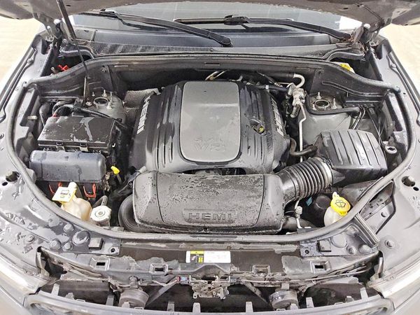 2021 DODGE DURANGO R/T — Engine bay