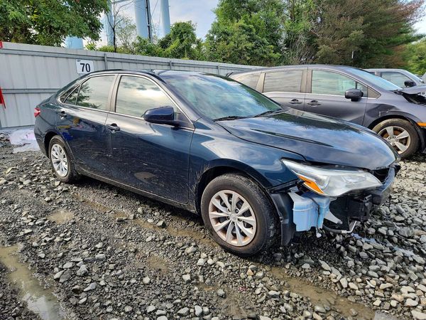 2016 TOYOTA CAMRY