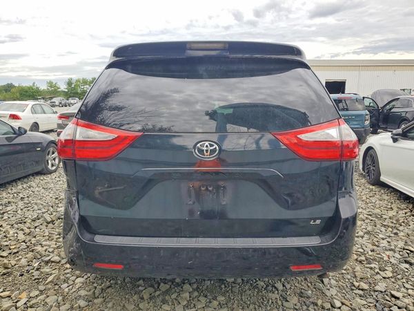 2016 TOYOTA SIENNA