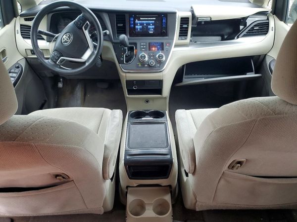 2016 TOYOTA SIENNA
