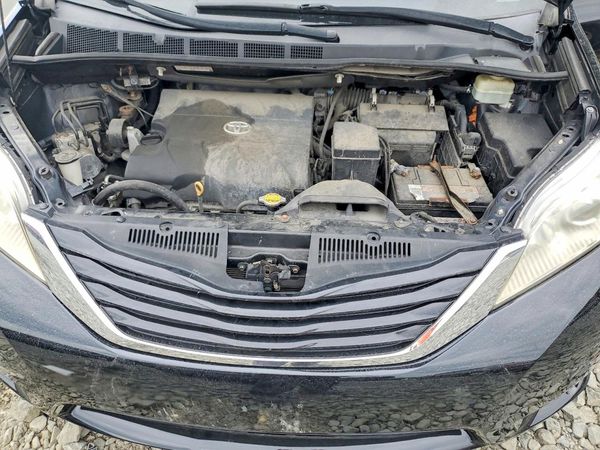 2016 TOYOTA SIENNA