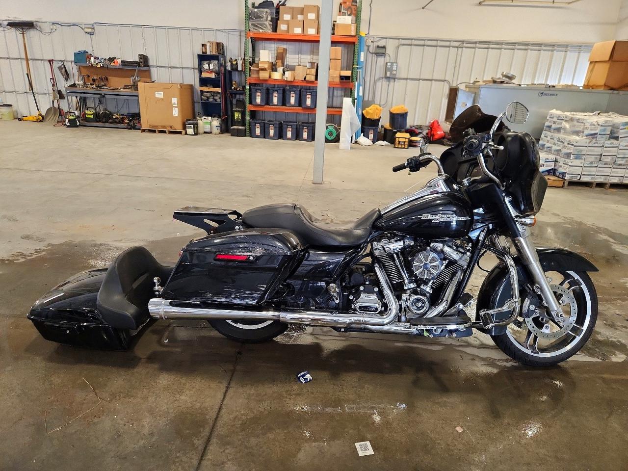 2018 HARLEY-DAVIDSON FLHX