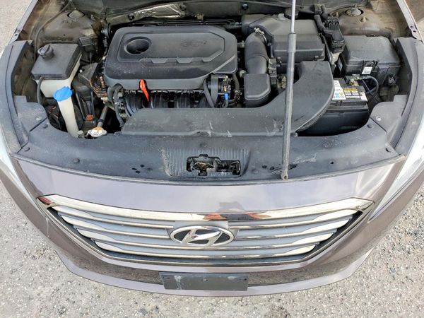 2017 HYUNDAI SONATA SE, Eco — Engine bay
