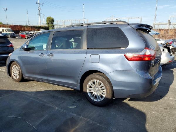 2015 TOYOTA SIENNA