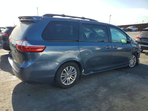 2015 TOYOTA SIENNA