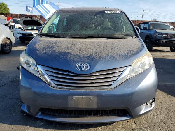 2015 TOYOTA SIENNA