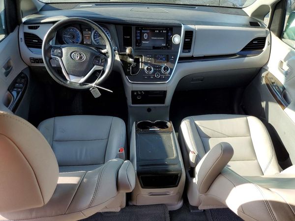 2015 TOYOTA SIENNA