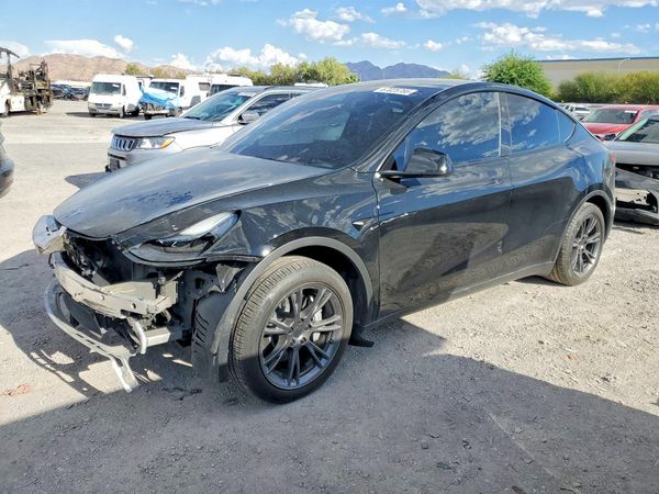 2025 TESLA MODEL Y