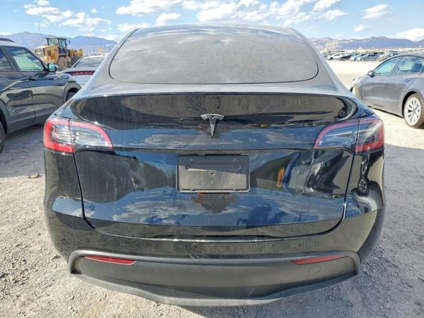 2025 TESLA MODEL Y