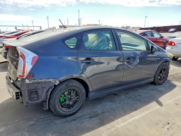2015 TOYOTA PRIUS