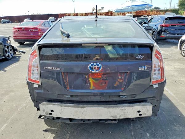 2015 TOYOTA PRIUS