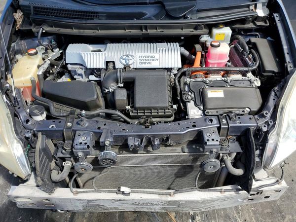 2015 TOYOTA PRIUS