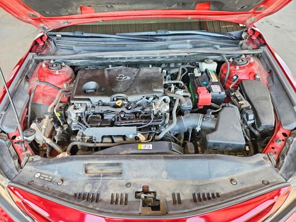 2022 TOYOTA CAMRY SE — Engine bay