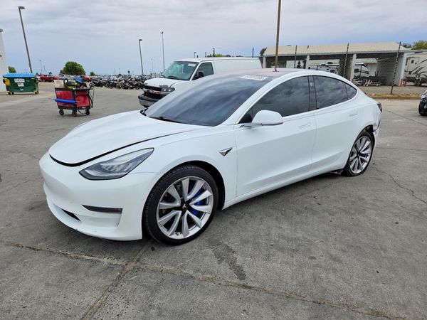 2018 TESLA MODEL 3