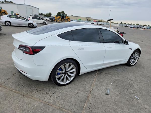 2018 TESLA MODEL 3