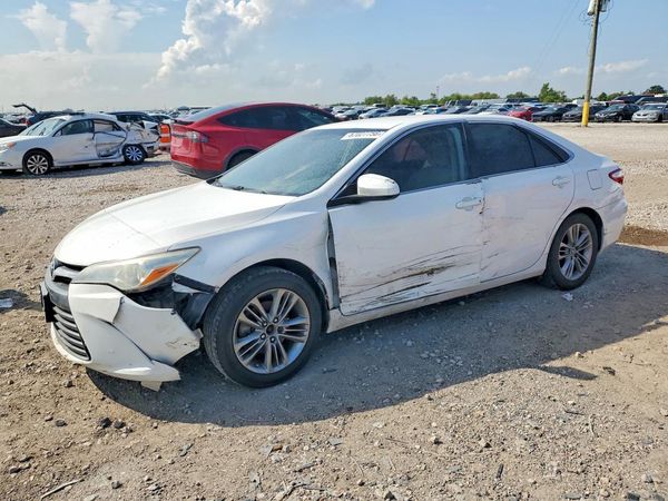 2016 TOYOTA CAMRY