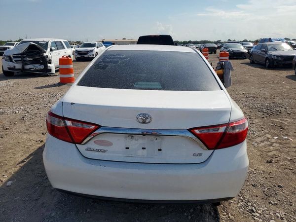 2016 TOYOTA CAMRY