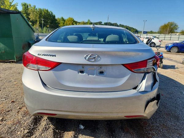 2013 HYUNDAI ELANTRA