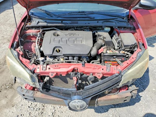 2017 TOYOTA COROLLA — Engine bay