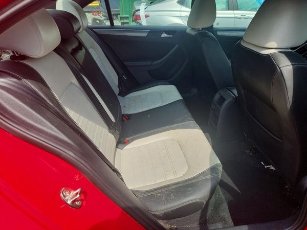 2017 VOLKSWAGEN JETTA Sport