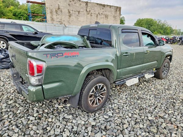 2022 TOYOTA TACOMA