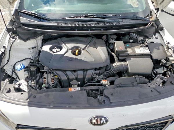 2018 KIA FORTE5 — Engine bay