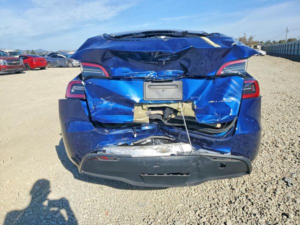 2024 TESLA MODEL Y