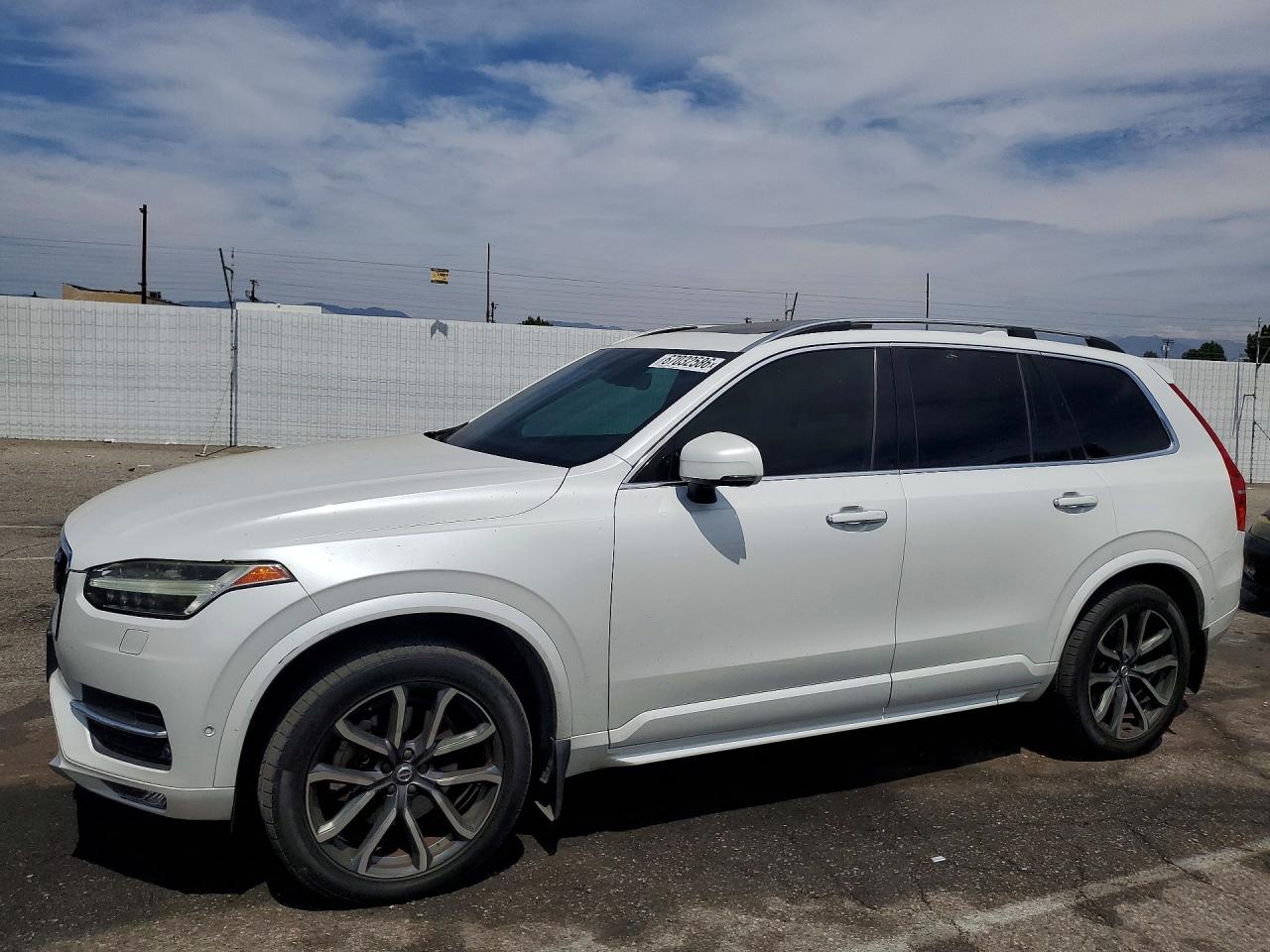 2017 VOLVO 1SX Momentum