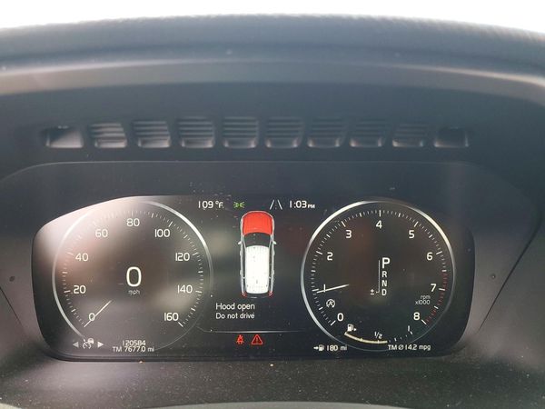 2017 VOLVO 1SX Momentum