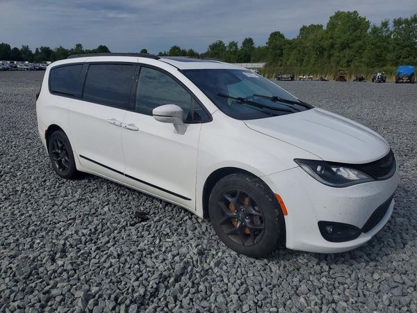 2019 CHRYSLER PACIFICA