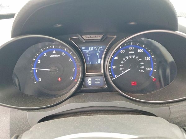 2015 HYUNDAI VELOSTER GLS(Middle)