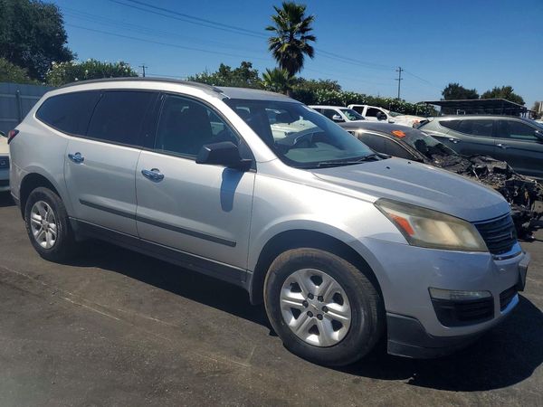 2013 CHEVROLET TRAVERSE LS