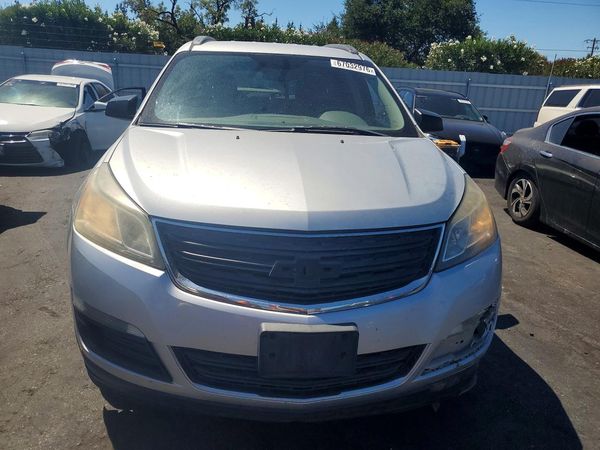 2013 CHEVROLET TRAVERSE LS