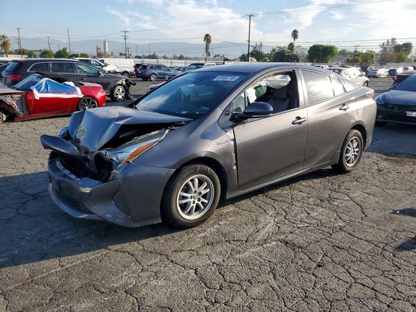 2017 TOYOTA PRIUS