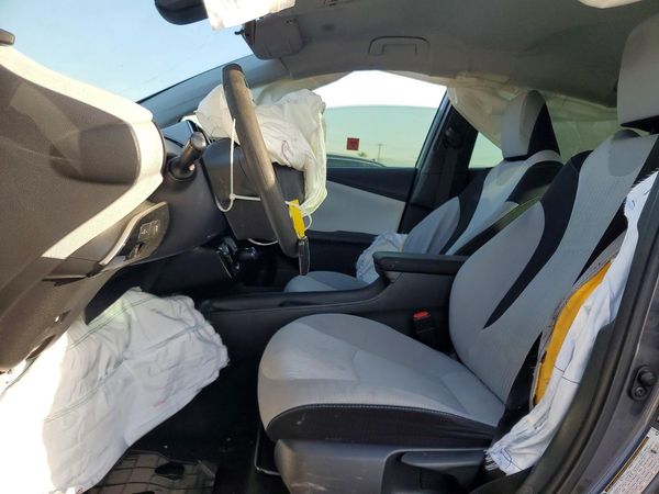 2017 TOYOTA PRIUS