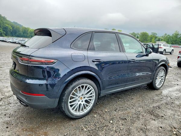 2020 PORSCHE CAYENNE