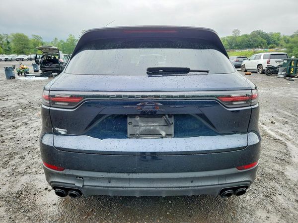 2020 PORSCHE CAYENNE