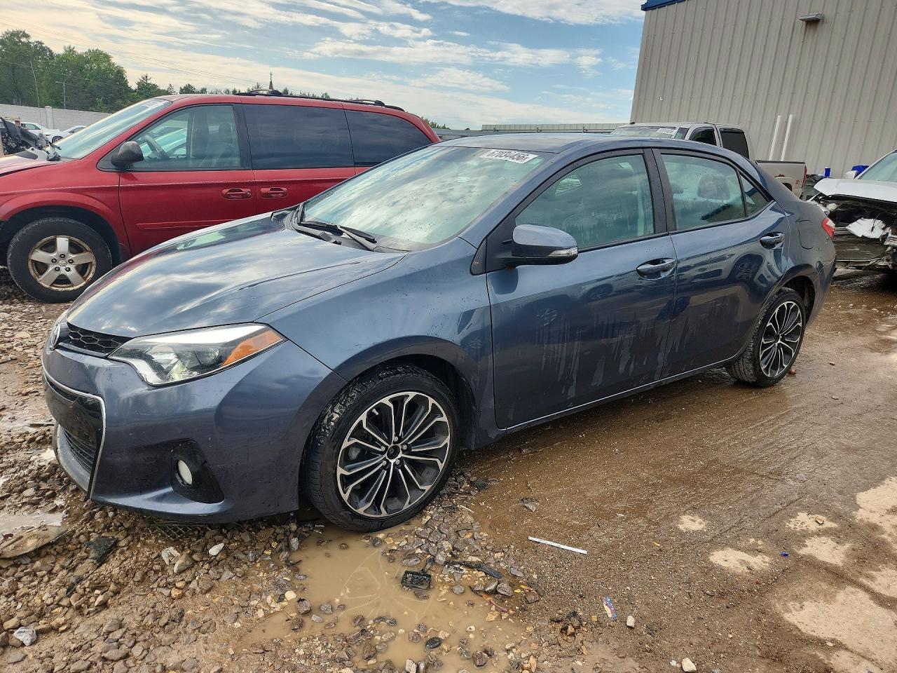 2015 TOYOTA COROLLA
