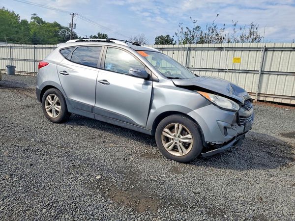 2012 HYUNDAI TUCSON GLS