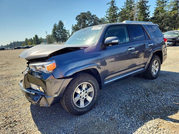 2012 TOYOTA 4RUNNER — Front 3/4